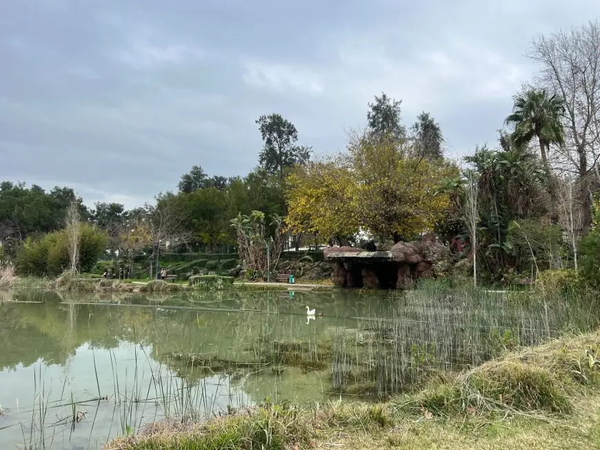 Antalya Merkezde Sakin Bir Gezinti: Cam Piramit