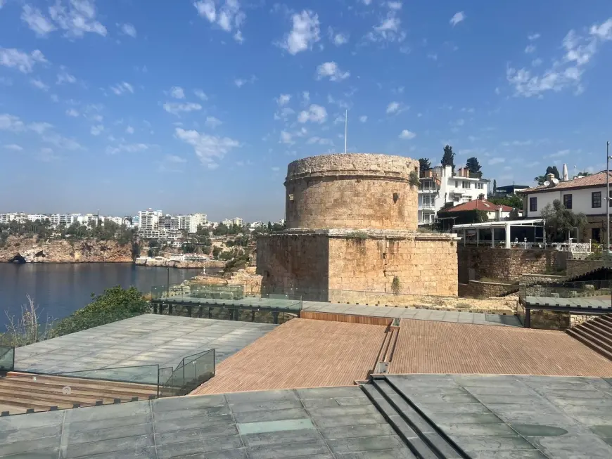 Hıdırlık Kulesi & Karaalioğlu Parkı