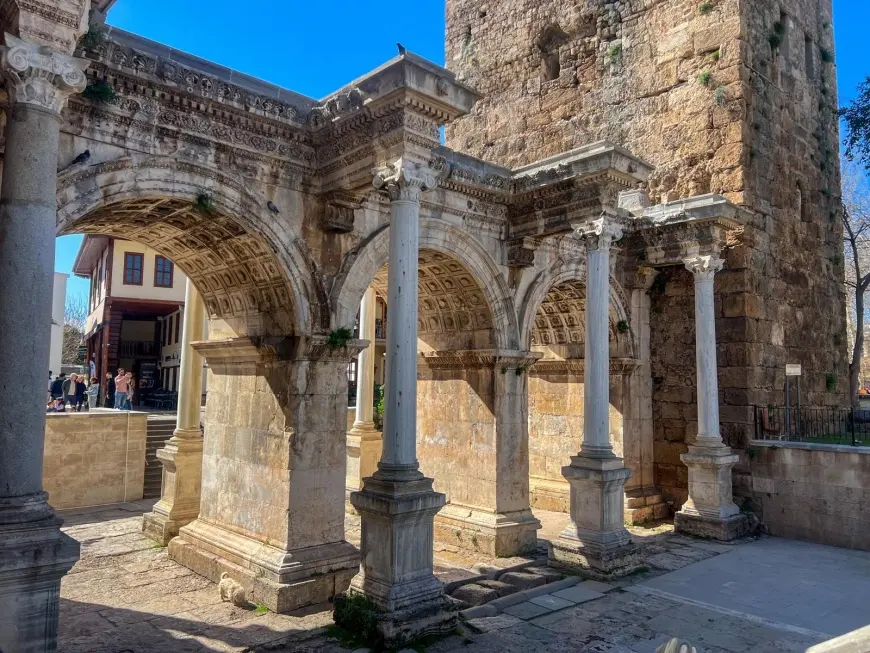 Discover Hadrian's Gate: Antalya’s Most Iconic Roman Monument